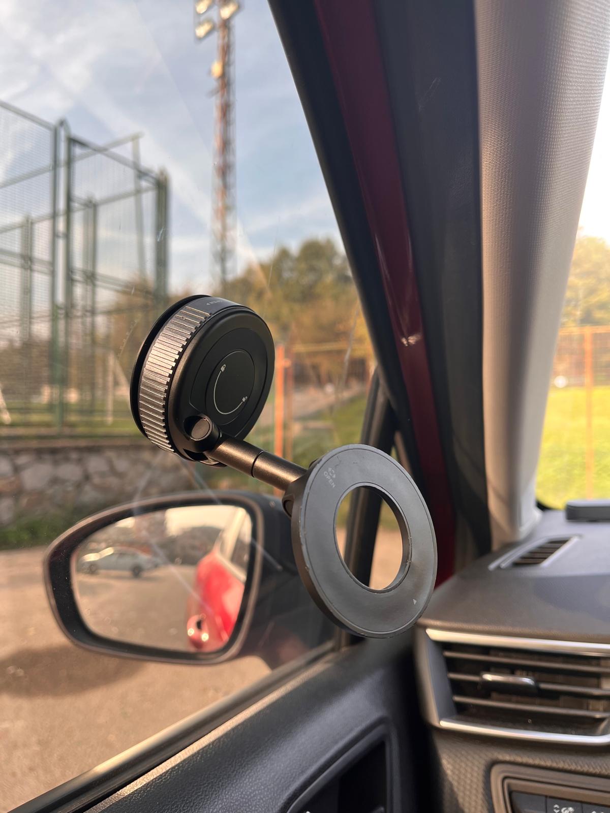 Vakumlu MagSafe Uyumlu Araç Telefon Tutucu | 360° Döner Manyetik Tasarım